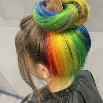 Яркое окрашивание
                    Парикмахер Светлана Харьков