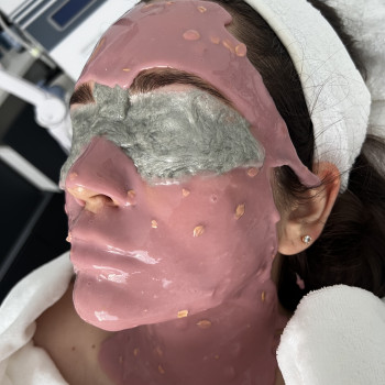 Подвійний монодозний догляд для очей та пілінг, який завершується альгінантною маскою