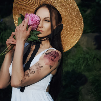 літня фотосесія, фотосесія в капелюсі