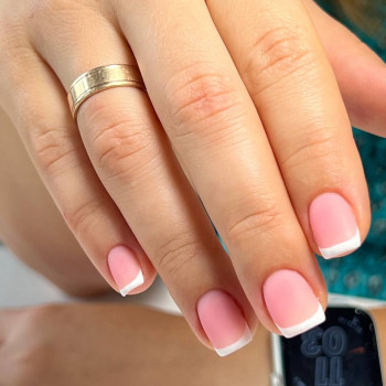 Майстер манікюру Валентина