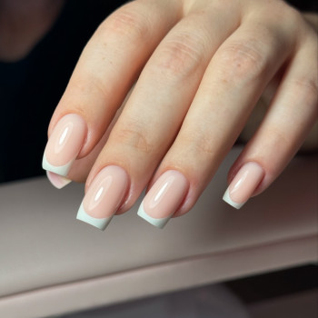 Зняття + манікюр + укріплення гелем або акригелем 💅
                    Мастер маникюра Алина Днепр