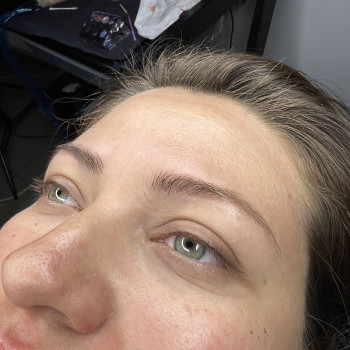 Загоєнні вуальні стрілочки перед невеличкою корекцією