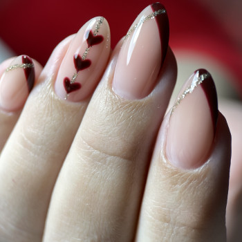 Маникюр с сердечками, фото - Парикмахер-визажист Дарья Плохат