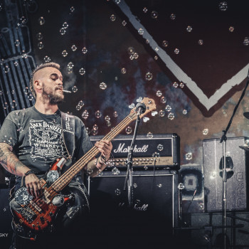 Репортаж конференцій, форумів, спортивних заходів та концертів.
                    Фотограф Александр Черновцы