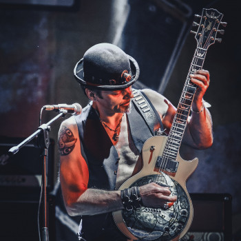 Репортаж конференцій, форумів, спортивних заходів та концертів.
                    Фотограф Александр Черновцы