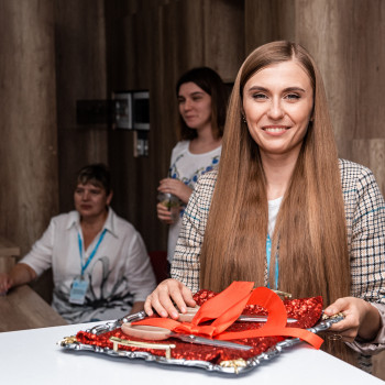 Репортаж конференцій, форумів, спортивних заходів та концертів.
                    Фотограф Александр Черновцы