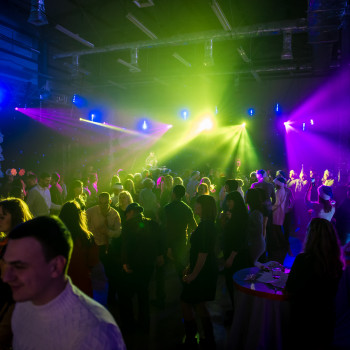 Репортаж конференцій, форумів, спортивних заходів та концертів.
                    Фотограф Александр Черновцы