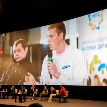 Репортаж конференцій, форумів, спортивних заходів та концертів.
                    Фотограф Александр Черновцы