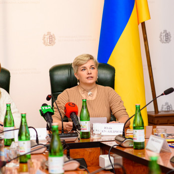 Репортаж конференцій, форумів, спортивних заходів та концертів.
                    Фотограф Александр Черновцы