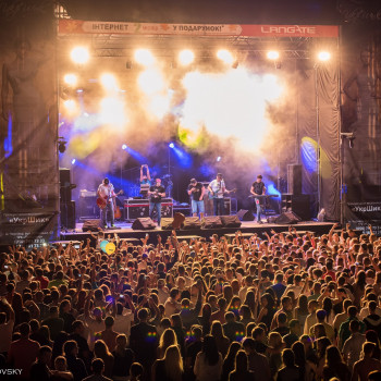 Репортаж конференцій, форумів, спортивних заходів та концертів.
                    Фотограф Александр Черновцы