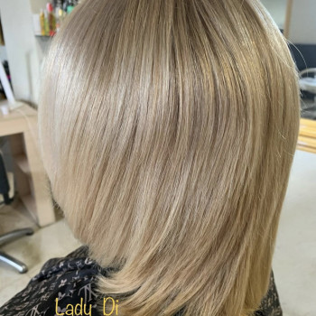 Фарбування волосся,стрижка
                    Парикмахер-визажист Ольга Кропивницкий