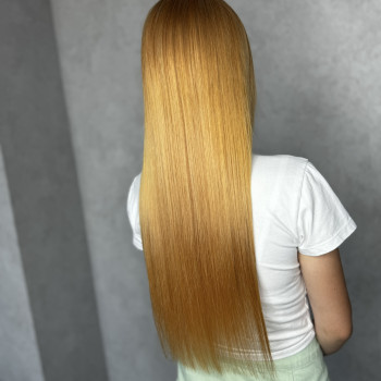 Кератинове вирівнювання
                    Тритментолог Аліна Винница