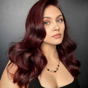 Колір створила з брендом IAM, догляд Glynt