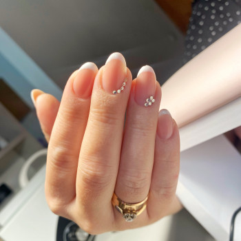 Манікюр/Укріплення/Нарощення
                    Мастер маникюра Ирина Звягель