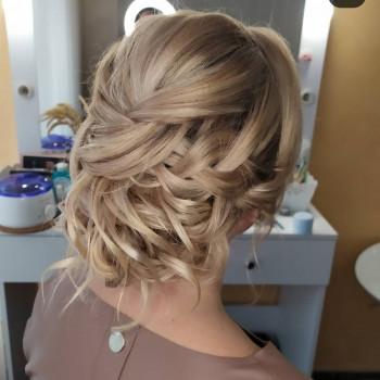 Текстурна зачіска, фото - викладач курсів краси Евгения Миронова