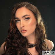 Трихолог Юлія Ужаринська на Barb.ua