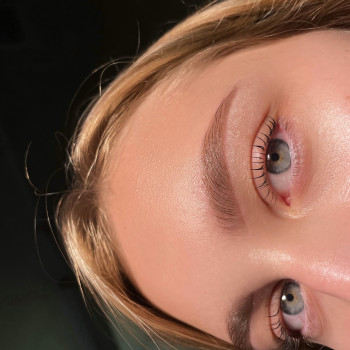 Ламінування вій та фарбування брів