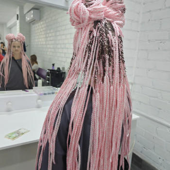 Плетіння, Афрокоси
                    Перукар-колорист Анна Кременчук