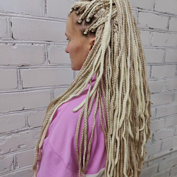 Плетіння, Афрокоси
                    Перукар-колорист Анна Кременчук