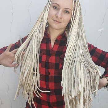 Плетіння, Афрокоси
                    Перукар-колорист Анна Кременчук