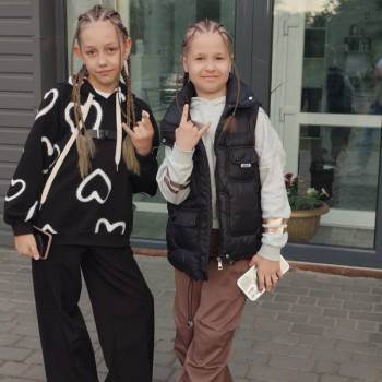 Плетіння, Афрокоси
                    Перукар-колорист Анна Кременчук