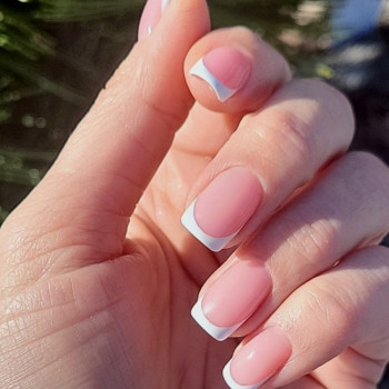 Манікюр з гель-лаком
                    Мастер маникюра Тетяна Винница