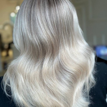 Фарбування волосся
                    Салон краси Beauty Bar Вінниця