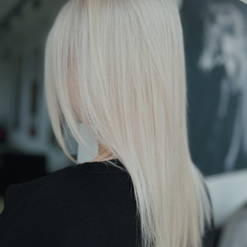 Фарбування волосся
                    Салон краси Beauty Bar Вінниця