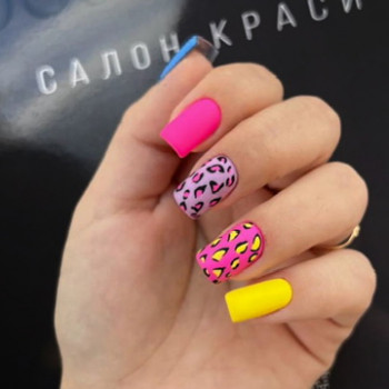 Маникюр лето яркий матовый, фото - Салон красоты Beauty Bar
