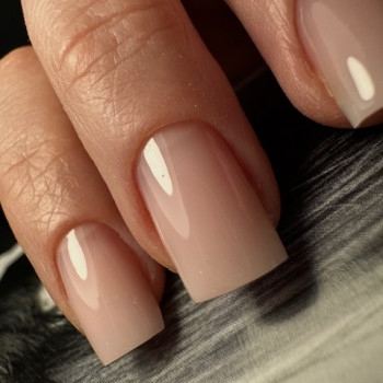 Манікюр та покриття
                    Салон красоты Beauty Bar Винница