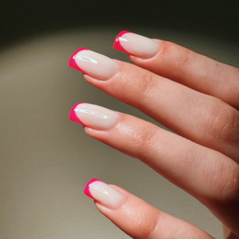 Французький манікюр рожевий френч, фото - Салон краси Beauty Bar
