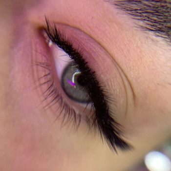 Стрілка з м та Л