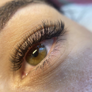 Нарощування вій
                    Преподаватель курсов красоты Ирина Ивано-Франковск