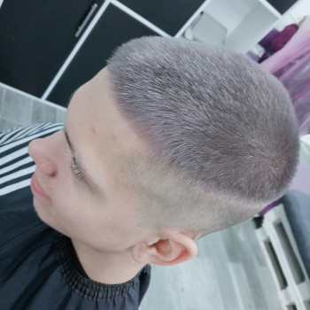 Чоловіче фарбування волосся