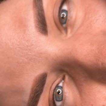   напилення брів та пушиста міжвійка