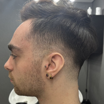 Чоловіча стрижка
                    Салон красоты Your Style Киев