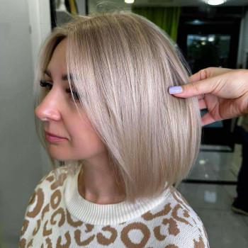 Фарбування з освітленням, шатуш
                    Салон красоты Fargo Киев