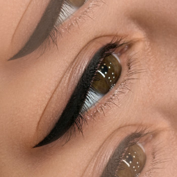 Татуаж стрелок
                    Майстер перманентного макіяжу Анастасия Дніпро