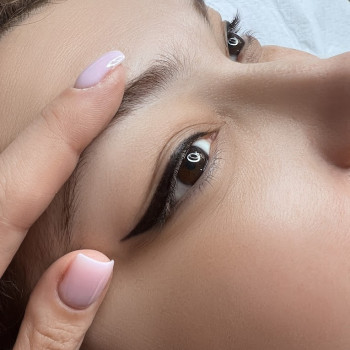 Татуаж стрелок
                    Майстер перманентного макіяжу Анастасия Дніпро