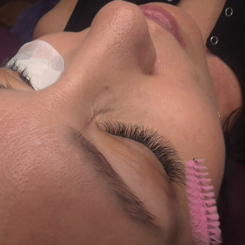 Нарощення вій
                    Мастер перманентного макияжа Яна Кропивницкий