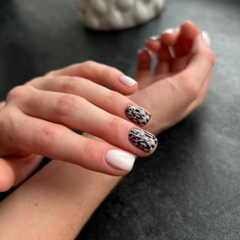 Маникюр с принтами 2025, фото - Мастер маникюра Софія Ком