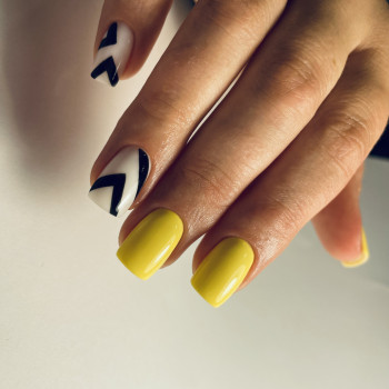 Желтый маникюр геометрия, фото - Бровист Анастасія Самковська