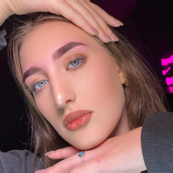 Коррекция та фарбування брів