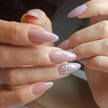 Нарощування нігтів
                    Майстер манікюру Наталя Київ