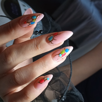 Дизайн
                    Майстер манікюру Наталя Київ