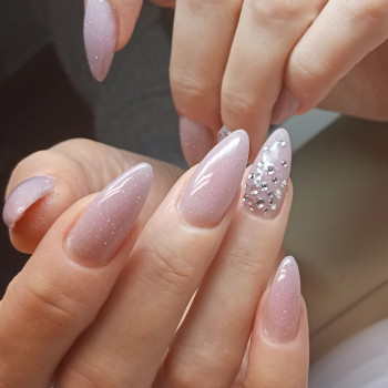 Дизайн
                    Майстер манікюру Наталя Київ