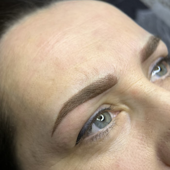 Перманентний макіяж брів
                    Майстер перманентного макіяжу Елена Київ