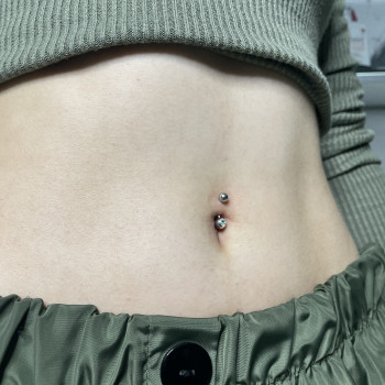 Пирсинг пупка
                    Майстер з пірсингу Александра Київ