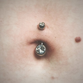 Пирсинг пупка
                    Майстер з пірсингу Александра Київ