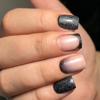 черный маникюр, блестящий маникюр